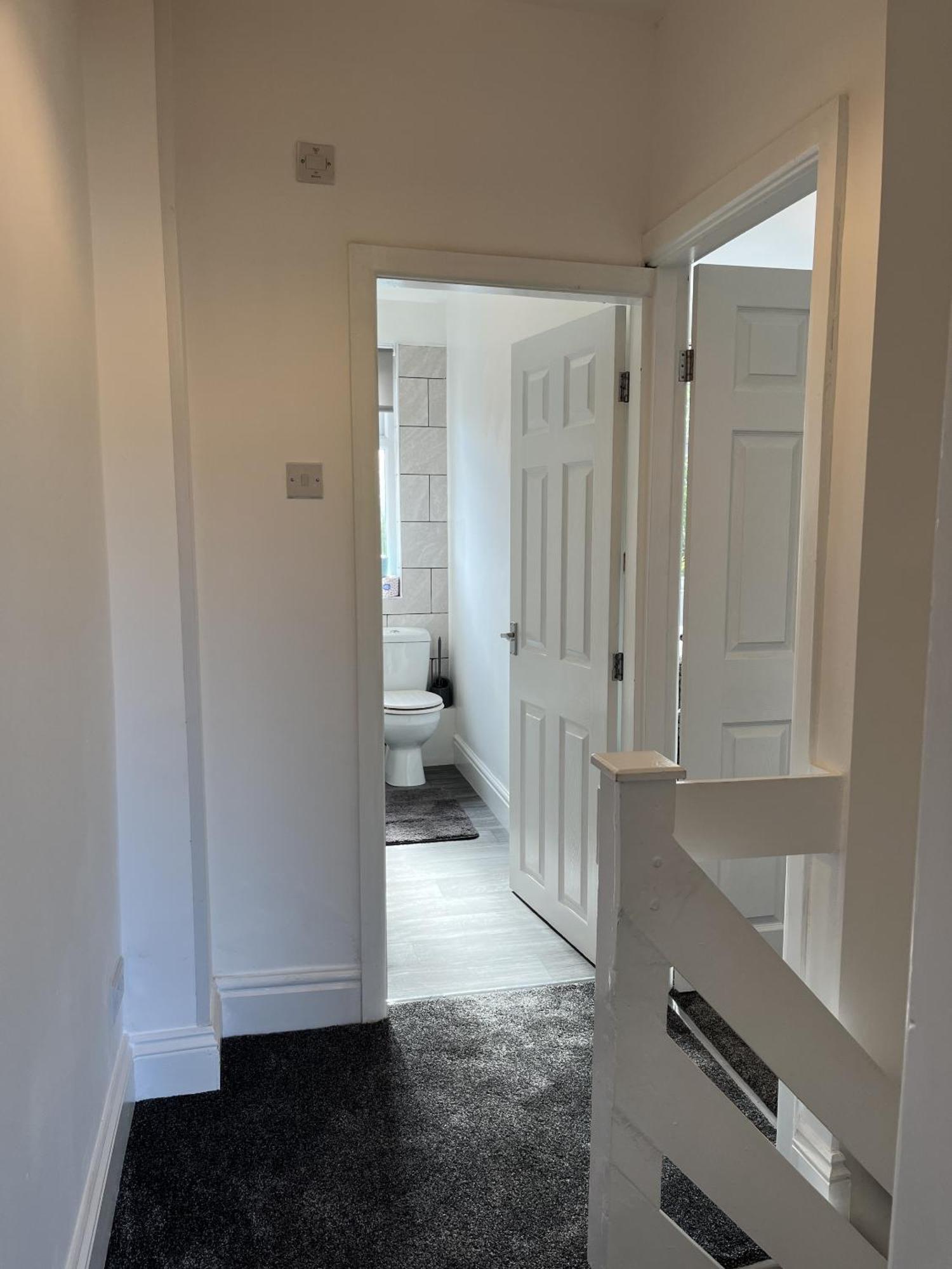 Modernised Central Wigan Townhouse Sleeps Up To 6 Exterior photo